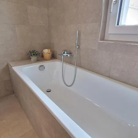 Privatunterkunft Mountainside In By Menbergs Harmony